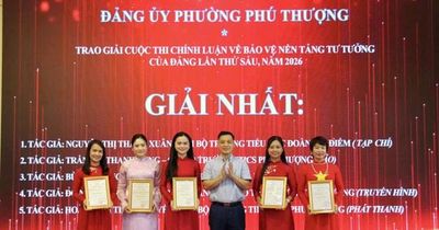 Phú Thượng trao giải Cuộc thi chính luận bảo vệ nền tảng tư tưởng của Đảng