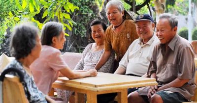 Sau tuổi 60 muốn sống vui, sống khỏe: Người khôn ngoan thường giữ 8 'tài sản' này