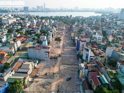 Phá dỡ loạt công trình tại phường Hồng Hà phục vụ thi công cầu Tứ Liên