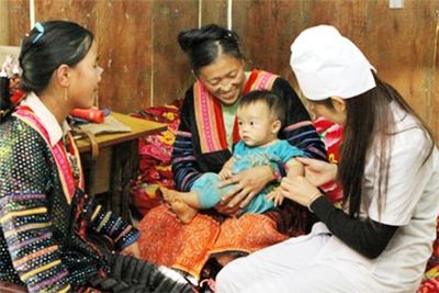 Nhân viên y tế, cô đỡ thôn, bản được hỗ trợ gần 1,8 triệu đồng/tháng từ 15/7