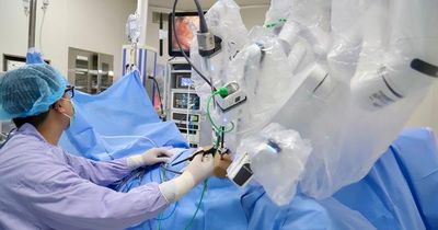 Chủ quan với dấu hiệu đi ngoài ra máu, người đàn ông 42 tuổi 'sốc' vì ung thư trực tràng