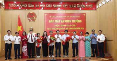 Ninh Bình: Khen thưởng học sinh đoạt giải tại các kỳ thi Olympic châu Á - Thái Bình Dương