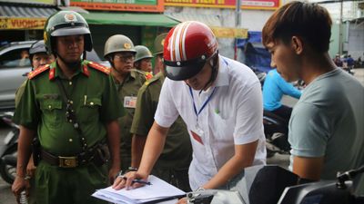 TP.HCM: Ra quân lập lại trật tự đô thị quanh chợ Long Trường
