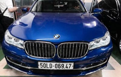 2 xe BMW và Lexus của bà Trương Mỹ Lan giảm giá lần 1