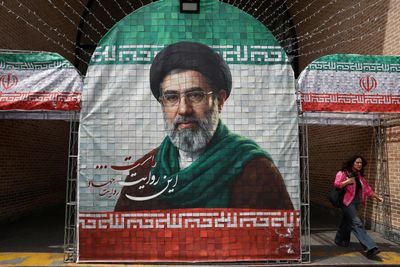 Mỹ hé lộ vai trò ngày càng lớn của Lãnh tụ Tối cao Iran