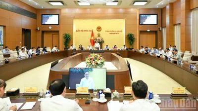 Công bố nghị quyết của Ủy ban Thường vụ Quốc hội khóa XVI