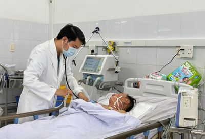 Nắng nóng kéo dài, số ca nhập viện tăng cao