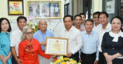 Lãnh đạo TPHCM thăm, chúc thọ người cao tuổi tiêu biểu