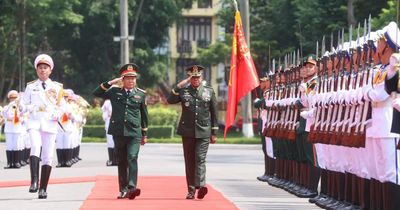 Đại tướng Nguyễn Tân Cương hội đàm với Tham mưu trưởng Lực lượng vũ trang Philippines