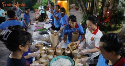 [GALLERY] Ấm lòng bún bò miễn phí của 'những chàng trai Hóc Môn'