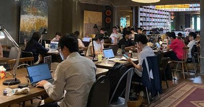 Các quán cà phê 'working space' Hà Nội đông nghịt sĩ tử ôn thi