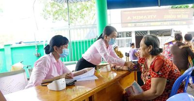 Khám sức khỏe định kỳ miễn phí cho học sinh và người dân TPHCM