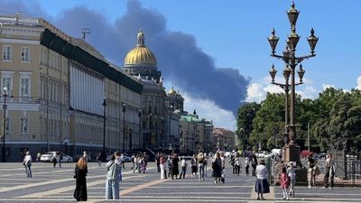 Ukraine tấn công kho dầu St. Petersburg của Nga trong ngày khai mạc Diễn đàn Kinh tế quốc tế