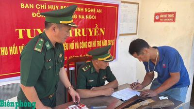 Nghệ An: Người dân vùng biên tự nguyện giao nộp súng kíp tự chế