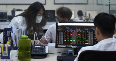 Cổ phiếu tăng giá áp đảo, VN-Index vẫn giảm 7 phiên liên tiếp