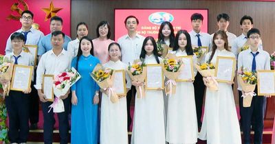 Trở thành đảng viên tuổi 18 trong mùa tình nguyện Hoa phượng đỏ