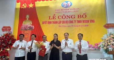 Đảng ủy xã Đức Châu công bố quyết định thành lập Chi bộ Công ty TNHH Wooin Vina