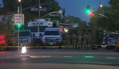 Mỹ: Bắt cóc con tin tại ngân hàng ở bang California