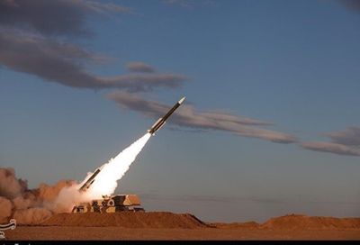 Iran nã tên lửa vào Kuwait, Bahrain sau đòn không kích mới của Mỹ
