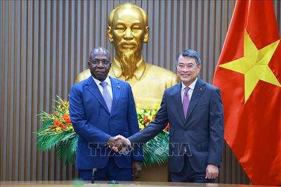 Thủ tướng Lê Minh Hưng tiếp Bộ trưởng Ngoại giao Cộng hòa Angola Téte António