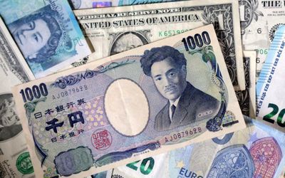 Đồng yên áp sát ngưỡng can thiệp 160 đổi 1 USD giữa bất ổn Trung Đông