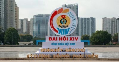 Hà Nội trang hoàng cờ hoa trước thềm Đại hội XIV Công đoàn Việt Nam