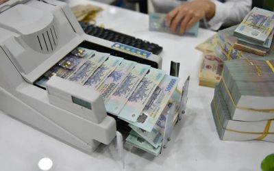 Lãi suất qua giảm từ gần 11% về 5,4% sau 2 phiên