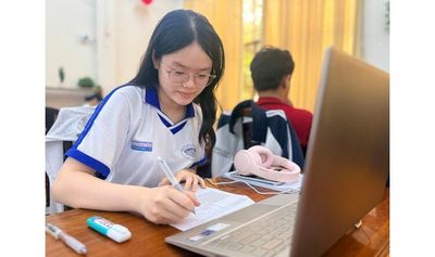 Sĩ tử chạy đua trước giờ 'G'