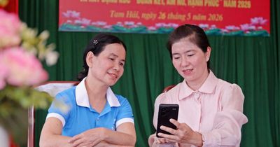 Phụ nữ xã đảo Tam Hải nuôi heo đất, tích lũy lương hưu khi về già