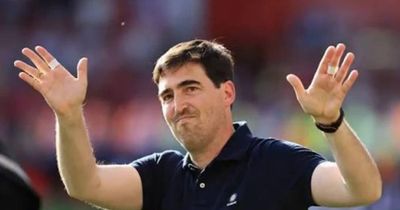 Liverpool bổ nhiệm Andoni Iraola: Cuộc đại tu nhân sự và sự ra đi của các công thần