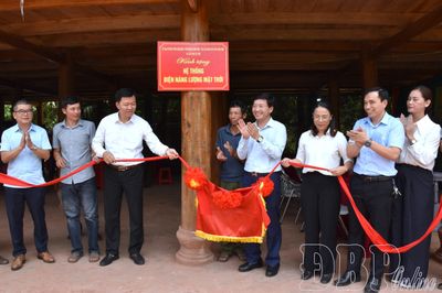 Bản Nậm Chua nhận bàn giao hệ thống điện năng lượng mặt trời