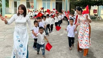 Bảo đảm thống nhất về yêu cầu năng lực số của giáo viên, cán bộ quản lý cơ sở giáo dục