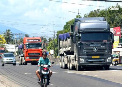 Nỗi lo từ xe 'hổ vồ'