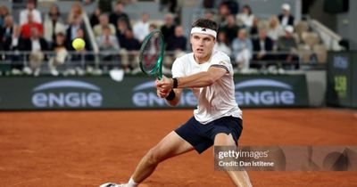 Jakub Mensik khuất phục Joao Fonseca 3-0, thẳng tiến vào bán kết Roland Garros