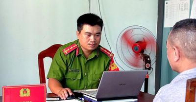 Công an Lâm Đồng hỗ trợ người dân nhận lại hơn 400 triệu đồng do chuyển khoản nhầm