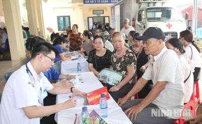 Tổ chức hiệu quả hoạt động khám sức khỏe định kỳ, khám sàng lọc miễn phí cho người dân