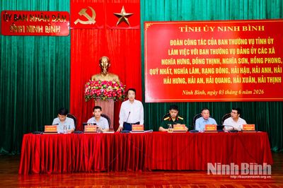 Đoàn công tác của Ban Thường vụ Tỉnh ủy làm việc với Ban Thường vụ Đảng ủy 15 xã thuộc nhóm 9