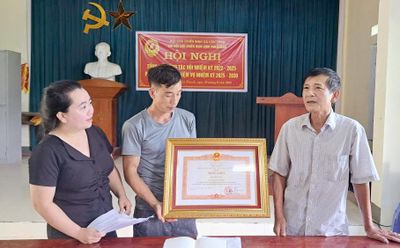 Người trưởng xóm nói dân nghe, làm dân tin