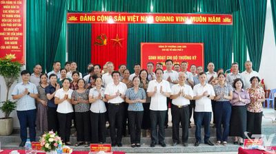 Các đồng chí lãnh đạo tỉnh Thái Nguyên dự sinh hoạt chi bộ ở cơ sở