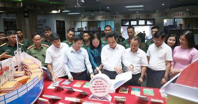 Bắc Ninh trưng bày tư liệu kỷ niệm 115 năm Ngày Bác Hồ ra đi tìm đường cứu nước.