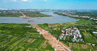Cận cảnh nơi đang thi công Cầu Ngọc Hồi với mức đầu tư hơn 11.800 tỷ đồng