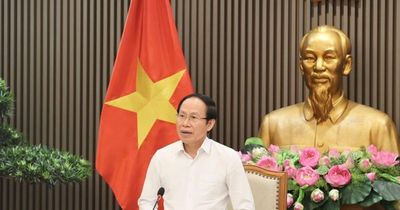 Tập trung nguồn lực rà soát quy định pháp luật, gỡ vướng thể chế để tăng trưởng 2 con số
