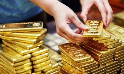 Giá vàng trong nước đang giảm nhanh hơn giá vàng thế giới