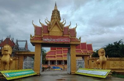 Mùa hè Phượng đỏ và lớp học tiếng Khmer nơi cửa thiền