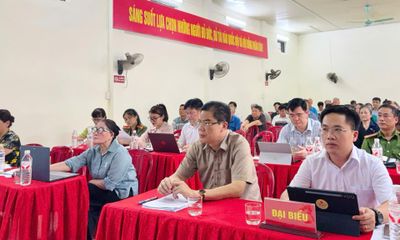Phó Bí thư Tỉnh ủy, Chủ tịch Ủy ban MTTQ tỉnh Vũ Hồng Quang dự sinh hoạt tại Chi bộ Tổ dân phố Hợp Giang 9, phường Thục Phán