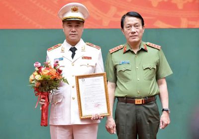 Phó Giám đốc Công an Thành phố Hà Nội Nguyễn Ngọc Quyền được thăng cấp bậc hàm Thiếu tướng