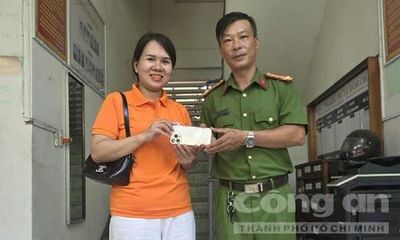 Công an phường tận tâm giúp người dân tìm lại tài sản giá trị bị mất