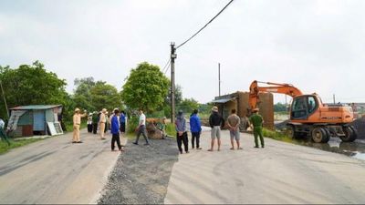 Hà Nội: Xã Trung Giã quyết liệt xử lý vi phạm đất đai, cưỡng chế 6 trường hợp xây dựng trái phép