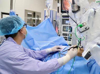 Tưởng bị trĩ, đi khám phát hiện ung thư trực tràng