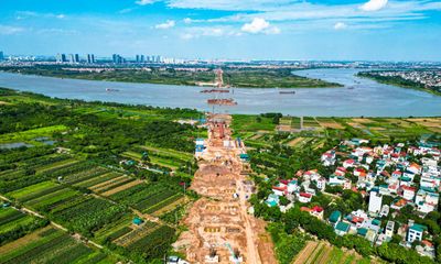 Toàn cảnh công trường cầu dây văng gần 12.000 tỷ đồng nối Hà Nội và Hưng Yên